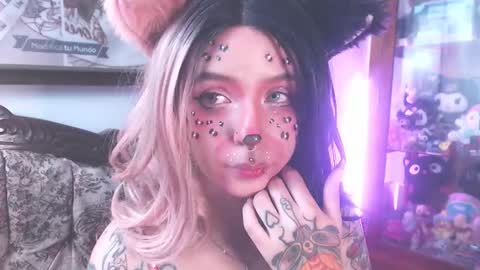 Snapshot of kitsunearineko chatting on October 19, 8:31 pm Ari Keimiwrights online show from October 19, 8:31 pm