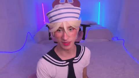 Snapshot of kitsuneplay_ chatting on December 22, 10:51 pm Salvatore online show from December 22, 10:51 pm