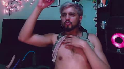 Snapshot of kitsuneshadow22 chatting on September 17, 10:44 pm Alejandro online show from September 17, 10:44 pm