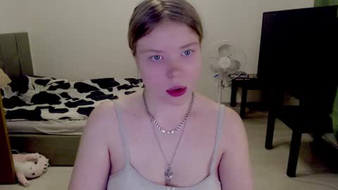 Snapshot of kitten_jenny01 chatting on March 2, 9:43 pm Jennyblonde and Emmabrunette online show from March 2, 9:43 pm