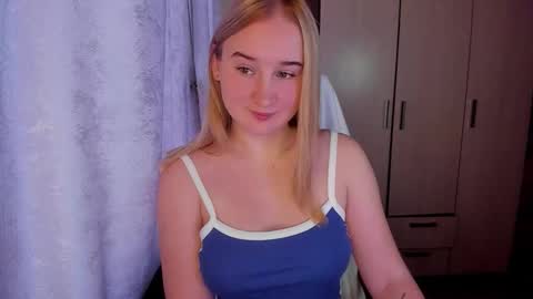 kitten_sun online show from October 18, 2:36 am