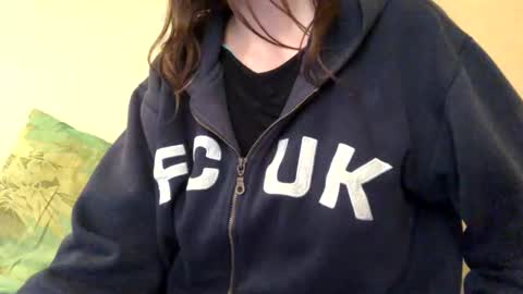 Snapshot of kittie_creme chatting on June 8, 10:59 am Kittie Creme online show from June 8, 10:59 am