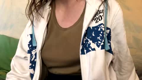 Snapshot of kittie_creme chatting on June 9, 3:12 pm Kittie Creme online show from June 9, 3:12 pm