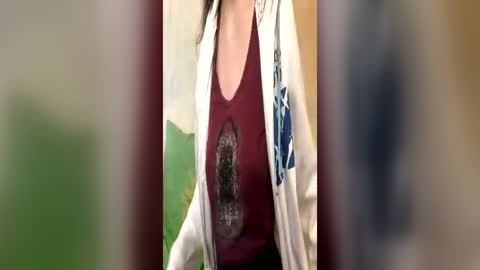 Snapshot of kittie_creme chatting on June 19, 9:57 am Kittie Creme online show from June 19, 9:57 am