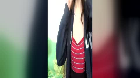 Snapshot of kittie_creme chatting on June 20, 8:28 am Kittie Creme online show from June 20, 8:28 am