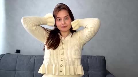 Ellaiza online show from March 13, 6:53 am