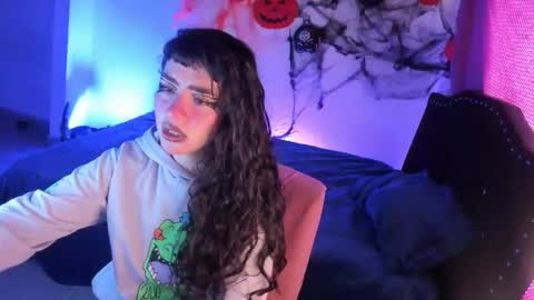 Snapshot of kitty__chs chatting on November 6, 1:34 pm kitty__chs online show from November 6, 1:34 pm