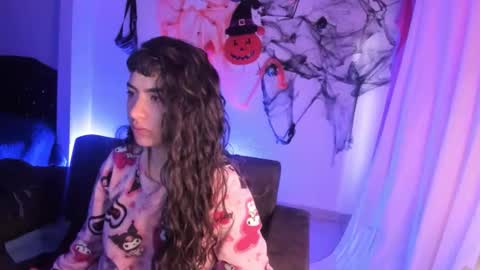 Snapshot of kitty__chs chatting on November 19, 10:59 am kitty__chs online show from November 19, 10:59 am