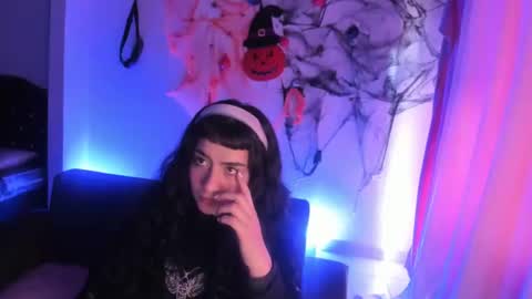 Snapshot of kitty__chs chatting on November 22, 1:21 pm kitty__chs online show from November 22, 1:21 pm