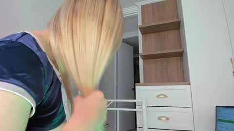 sophie online show from March 10, 6:13 pm