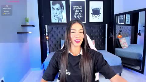 Snapshot of kitty_collins_ chatting on October 5, 10:46 am Kitty online show from October 5, 10:46 am
