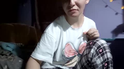 Kitti online show from December 5, 4:47 pm