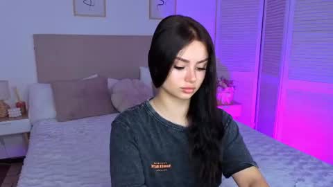 Snapshot of kitty_cut1ee_ chatting on July 12, 6:37 am kitty_cut1ee_ online show from July 12, 6:37 am