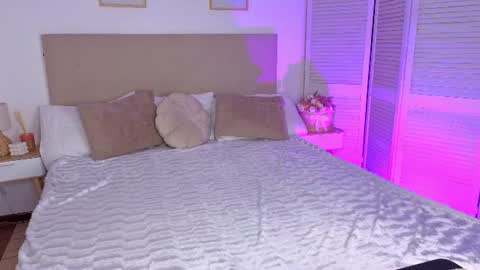 Snapshot of kitty_cut1ee_ chatting on July 13, 6:38 am kitty_cut1ee_ online show from July 13, 6:38 am