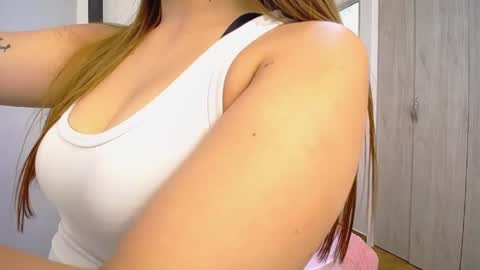 Snapshot of kitty_f00x chatting on April 22, 7:26 pm kitty_f00x online show from April 22, 7:26 pm