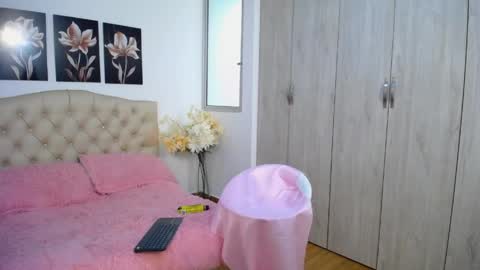 Snapshot of kitty_f00x chatting on April 23, 7:38 pm kitty_f00x online show from April 23, 7:38 pm