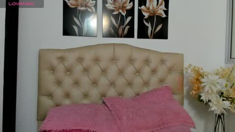 Snapshot of kitty_f00x chatting on July 6, 12:57 pm kitty_f00x online show from July 6, 12:57 pm