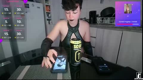 kitty_fitty29 online show from March 18, 7:17 pm