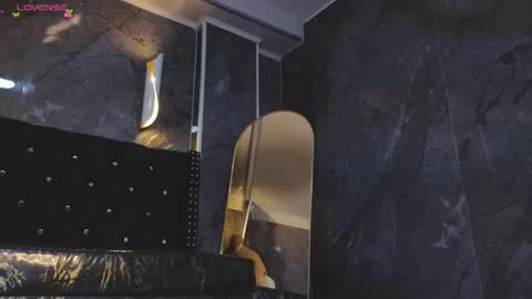 kitty_fox_b online show from October 21, 1:23 pm