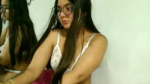 Snapshot of kitty_g3 chatting on December 2, 3:34 am kitty_g3 online show from December 2, 3:34 am