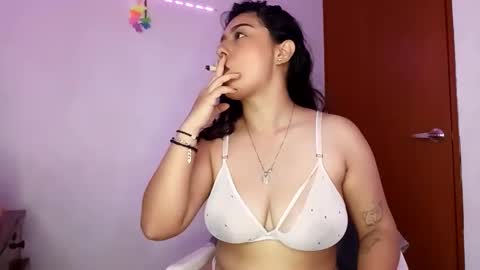 Snapshot of kitty_hottt_ chatting on June 3, 11:10 pm giss online show from June 3, 11:10 pm