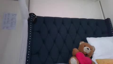 kitty_kerry online show from December 23, 7:39 am