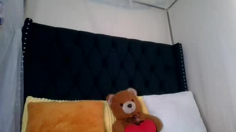 kitty_kerry online show from July 8, 1:59 pm