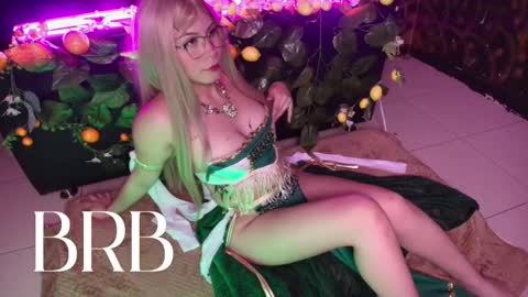 Snapshot of kitty_malach chatting on December 16, 2:27 am Kitty online show from December 16, 2:27 am