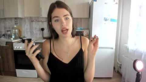 Snapshot of kitty_mila18 chatting on September 12, 10:15 am kitty mila online show from September 12, 10:15 am