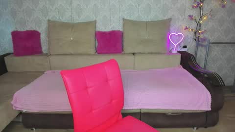 Snapshot of kitty_mila18 chatting on November 2, 7:22 am kitty mila online show from November 2, 7:22 am