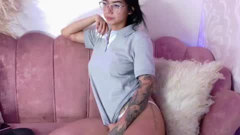 Snapshot of kitty_nicolle chatting on July 3, 1:17 pm kitty_nicolle online show from July 3, 1:17 pm