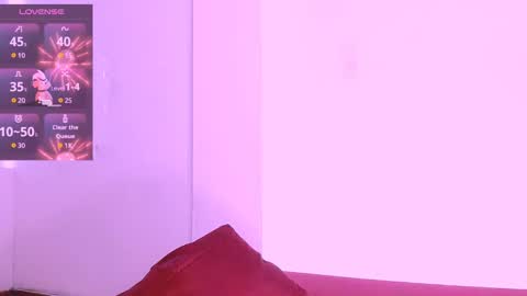 kitty_smoll online show from October 7, 9:23 pm