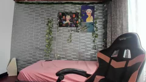 violet online show from October 26, 5:08 pm