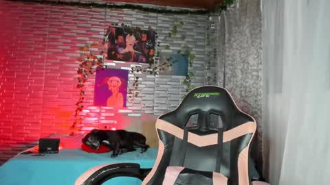 violet online show from November 9, 6:23 am