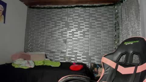 violet online show from March 14, 8:31 am