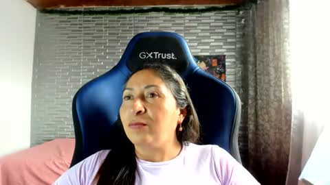 Snapshot of kitty_violet_ chatting on July 11, 6:43 pm violet online show from July 11, 6:43 pm