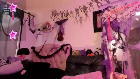 Snapshot of kittygoth_ chatting on October 24, 5:09 pm Kitty Goth online show from October 24, 5:09 pm