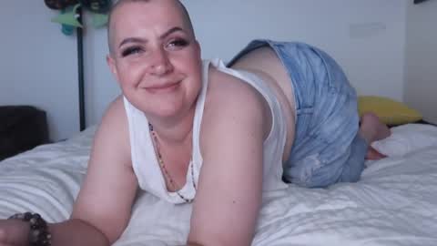Bella Blue BBW online show from April 13, 7:03 am