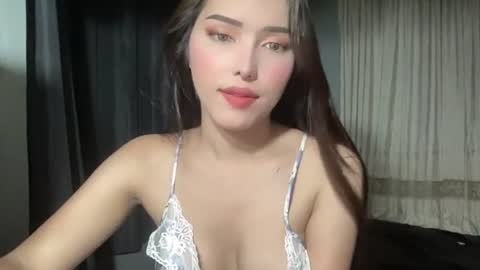 Snapshot of kittylickerfucker69 chatting on June 29, 5:03 am Grace online show from June 29, 5:03 am