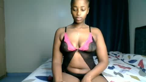 Snapshot of kittypettite chatting on June 23, 5:05 am Kittypettite online show from June 23, 5:05 am