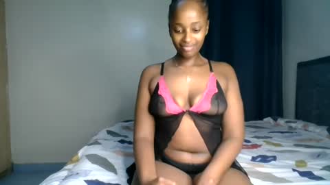 Snapshot of kittypettite chatting on July 18, 5:39 pm Kittypettite online show from July 18, 5:39 pm