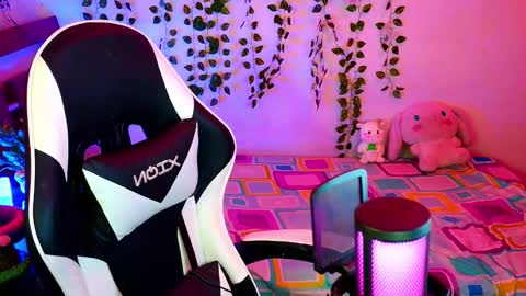 Kittyuwu  online show from January 12, 7:52 pm