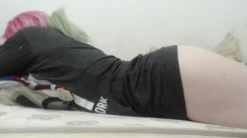 Snapshot of kittywhiteass chatting on December 3, 7:21 am kittywhiteass online show from December 3, 7:21 am
