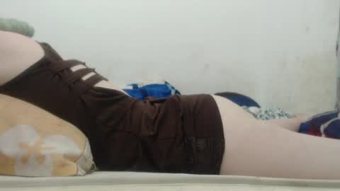 Snapshot of kittywhiteass chatting on December 19, 8:23 am kittywhiteass online show from December 19, 8:23 am