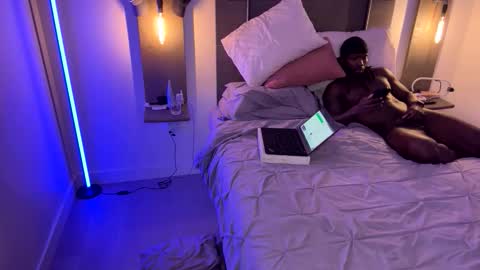 kittywoodyluv online show from February 6, 3:22 am