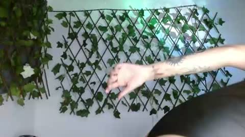 kittyxshady online show from August 5, 4:04 am