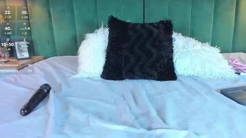 Snapshot of kittyy_milk chatting on September 10, 6:19 pm K I T T Y Y online show from September 10, 6:19 pm