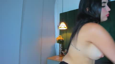 Snapshot of kittyy_milk chatting on October 3, 8:39 pm K I T T Y Y online show from October 3, 8:39 pm