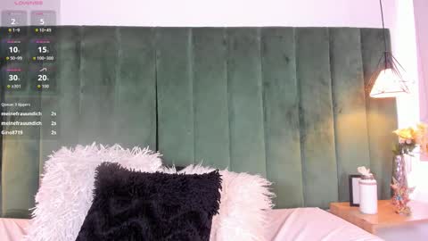 Snapshot of kittyy_milk chatting on October 23, 8:29 pm K I T T Y Y online show from October 23, 8:29 pm