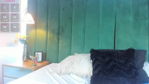 Snapshot of kittyy_milk chatting on October 27, 8:35 pm K I T T Y Y online show from October 27, 8:35 pm